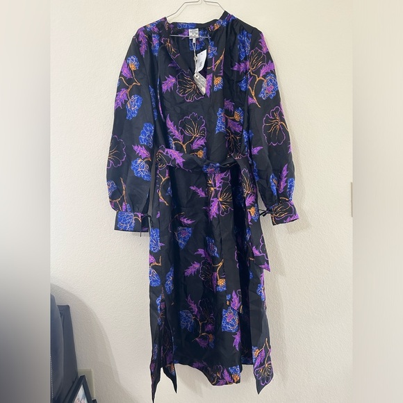 NWT BAUM UND PFERDGARTEN Aradin Dress in Black Ginkgo Floral Black Loose Size 36 - Picture 2 of 14